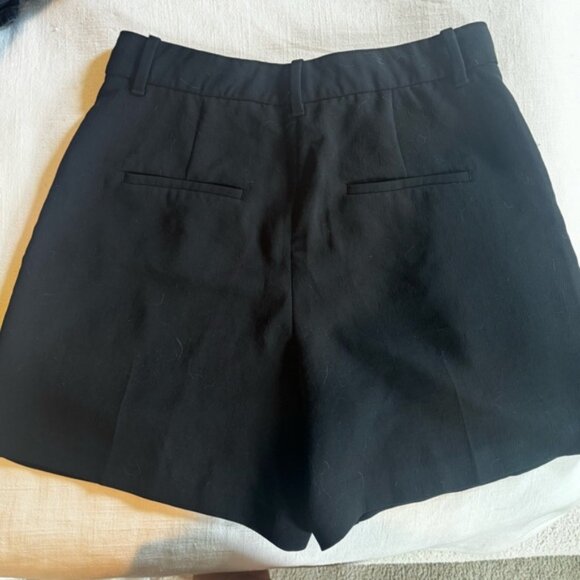 Two Aritzia Wilfred The Effortless Short High Waisted - Picture 5 of 5
